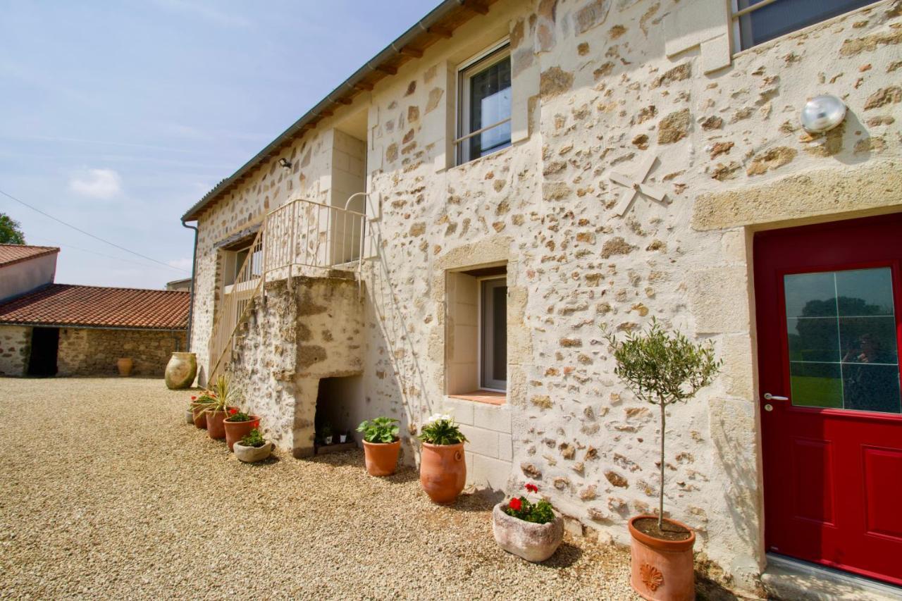 Louin O Trois Oliviers B&B 외부 사진