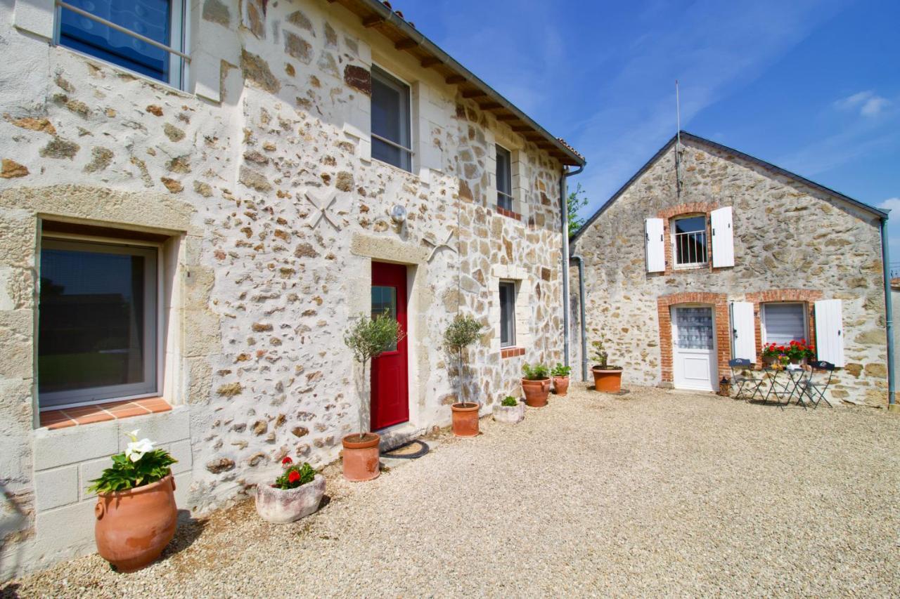 Louin O Trois Oliviers B&B 외부 사진
