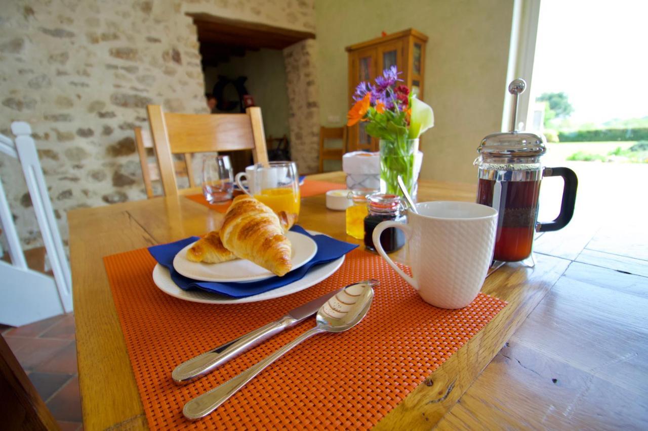 Louin O Trois Oliviers B&B 외부 사진