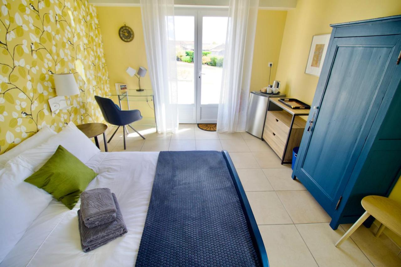 Louin O Trois Oliviers B&B 외부 사진
