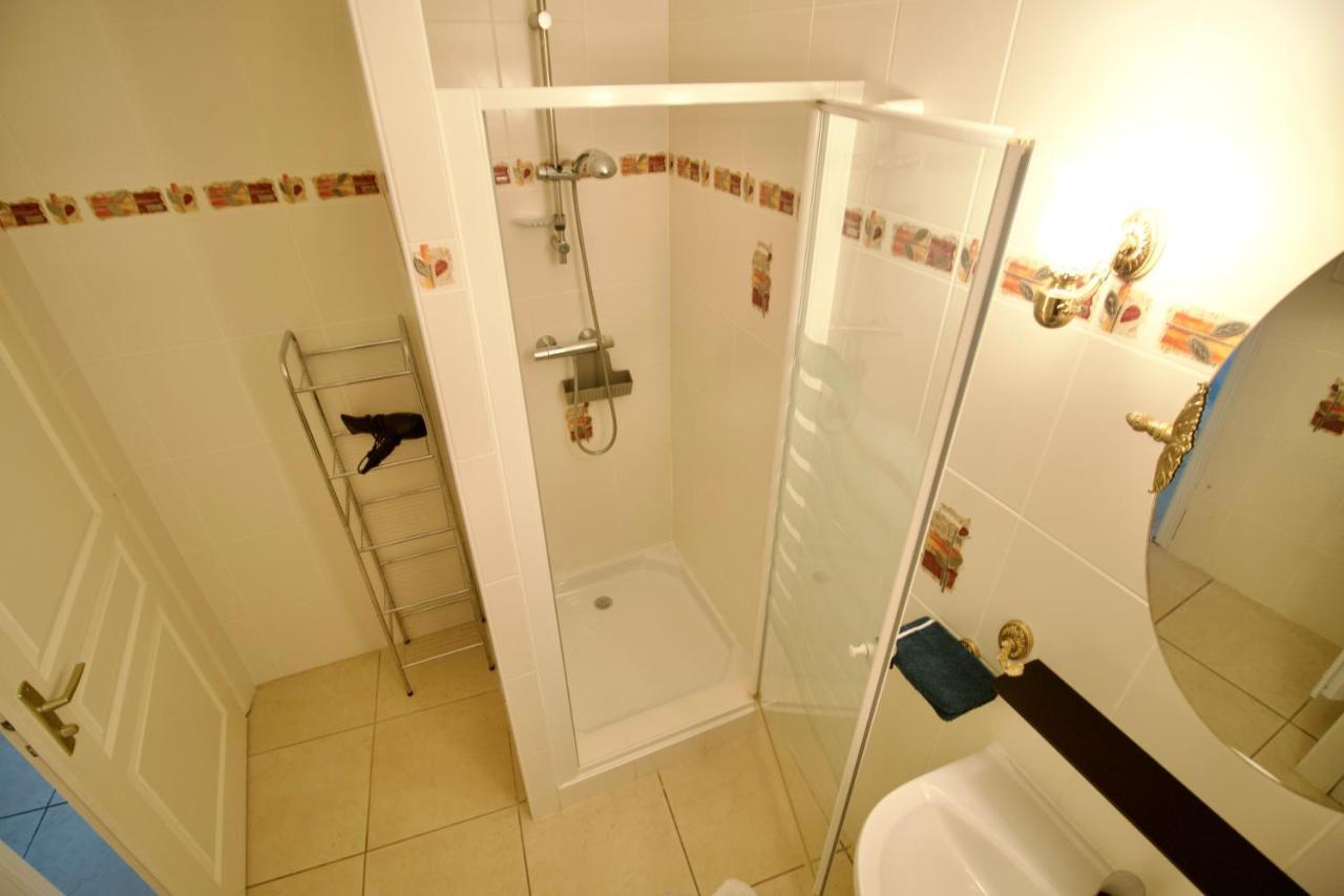 Louin O Trois Oliviers B&B 외부 사진
