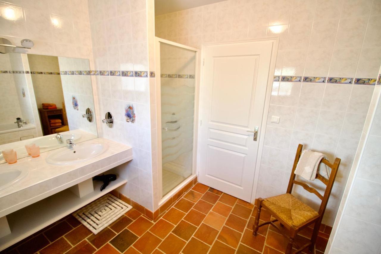 Louin O Trois Oliviers B&B 외부 사진